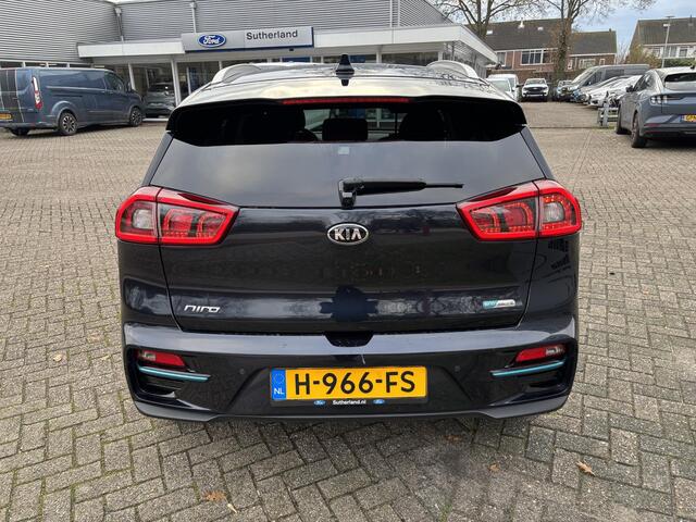 KIA e-Niro ExecutiveLine 64 kWh | Adaptive cruise control | Stoelverwarming/koeling | Camera | Vol leder | Geheugenstoelen | Navigatie | JBL audio
