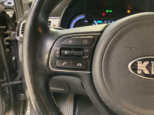 KIA e-Niro ExecutiveLine 204 pk 64 kWh | Leer | JBL | Camera | Adapt. cruise | El. verst. stoel + geh. | LED | 1e eig. |