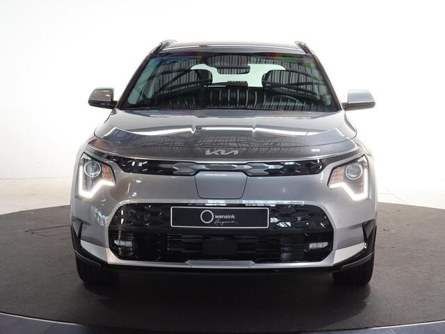 KIA e-Niro EV Light Advanced 64.8 kWh | Stoelverwarming | Privacy glass | Stuurwielverwarming | Achteruitrijcamera | 17" LM velgen | Adaptieve cruise control | Navigatie |