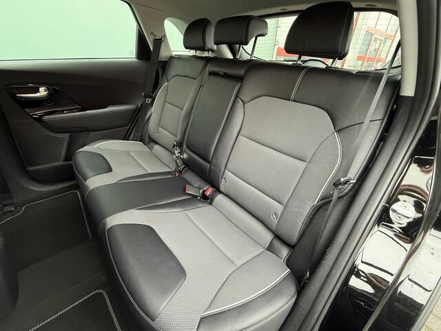 KIA e-Niro BWJ 2020 DynamicLine 204 PK 64 kWh FULL LED | HALF LEDER | ADAPTIVE CRUISE | STOEL + STUURVERW. | CAMERA | CARPLAY + ANDROID | NAVI | CLIMA | LMV | PDC