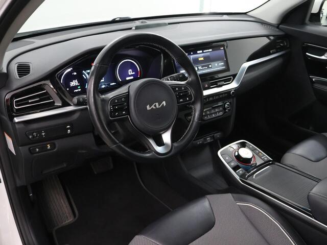 KIA e-Niro DynamicPlusLine 64 kWh | Panoramadak | Stoel/Stuurwielverwarming | JBL | Adaptieve Cruise Control | Keyless Go | LED Koplampen |
