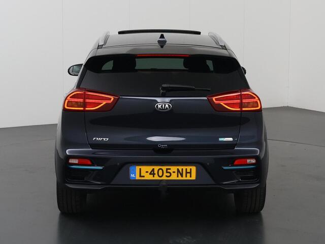KIA e-Niro ExecutiveLine 64 kWh | Trekhaak| Panoramadak | Lederen Bekleding | JBL Audio | Dodehoekdetectie | Stoel/Stuurwielverwarming | Stoelventilatie | Elektrisch bedienbare bestuurdersstoel met geheugenfunctieo |