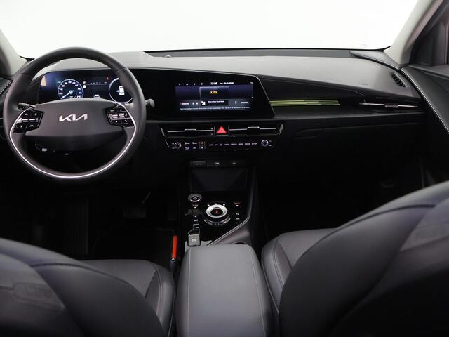 KIA e-Niro EV DynamicPlusLine 64.8 kWh | Panoramadak | Stoel/Stuurwielverwarming | Head-Up Display | Elektrische achterklep | Dodehoek detectie |