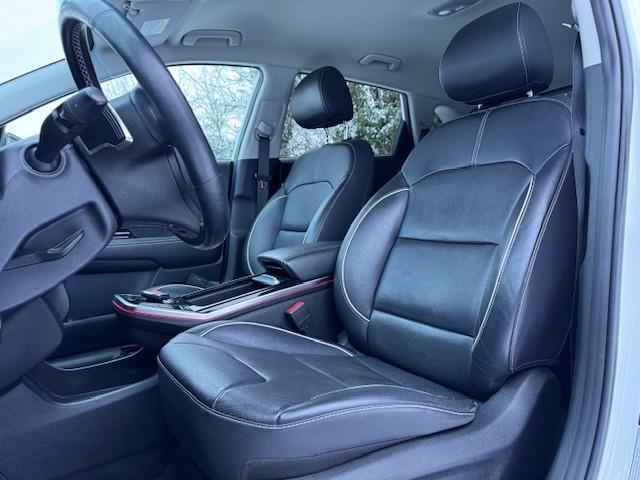 KIA e-Niro EXECUTIVELINE 64KWH 3 FASE SOH 100%/LEER/LMV/ACARPLAY/WARMTEPOMP/FABRIEKSGARANTIE