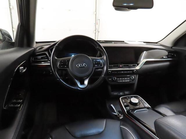 KIA e-Niro DYNAMICPLUSLINE 64 KWH I 3 FASE LADEN I 100% SOH I SCHUIF/KANTELDAK I P-CAMERA