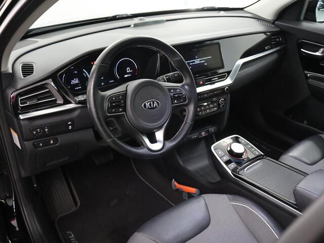 KIA e-Niro DynamicPlusLine 64 kWh | Trekhaak | Panoramadak | Stoel/Stuurwielverwarming | Adaptieve Cruise Control | Keyless Go | LED Koplampen |