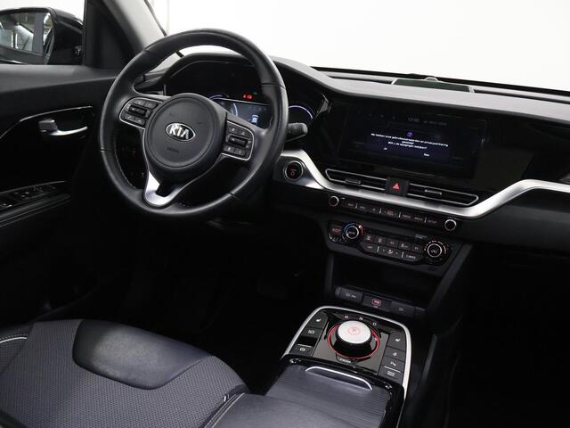 KIA e-Niro DynamicPlusLine 64 kWh | Trekhaak | Panoramadak | Stoel/Stuurwielverwarming | Adaptieve Cruise Control | Keyless Go | LED Koplampen |