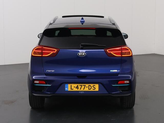 KIA e-Niro ExecutiveLine 64 kWh | Panoramadak | Lederen Bekleding | JBL Audio | Dodehoekdetectie | Stoel/Stuurwielverwarming | Stoelventilatie | Elektrisch bedienbare bestuurdersstoel met geheugenfunctie