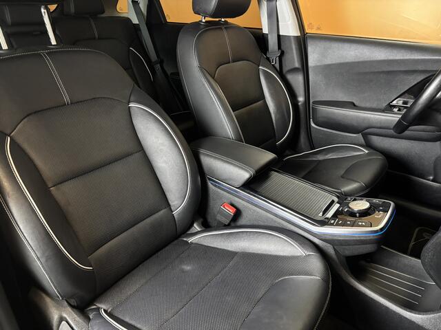 KIA e-Niro ExecutiveLine 64 kWh leer | navi | adaptive cruise | stuur- en stoelverw