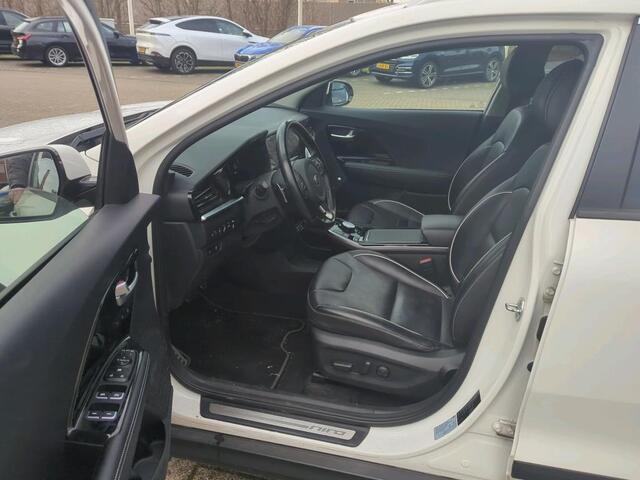 KIA e-Niro ExecutiveLine 64 kWh Camera Vol Leder mem Seats parelmoerlak