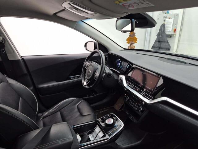 KIA e-Niro EXECUTIVELINE 64KWH 3 FASEN/LEER/ACARPLAY/LED/FABRIEKSGARANTIE