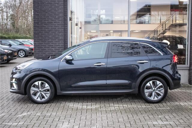 KIA e-Niro ExecutiveLine 64 kWh |SOH 100% | 3 Fase lader | Adapt Cruise | Lederen bekleding |