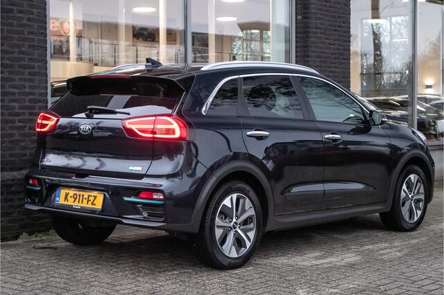 KIA e-Niro ExecutiveLine 64 kWh |SOH 100% | 3 Fase lader | Adapt Cruise | Lederen bekleding |