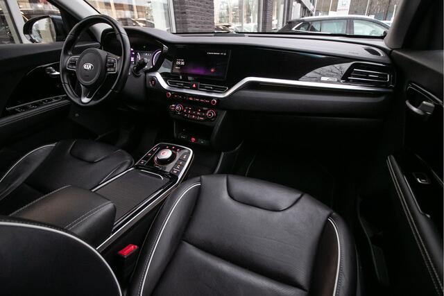 KIA e-Niro ExecutiveLine 64 kWh |SOH 100% | 3 Fase lader | Adapt Cruise | Lederen bekleding |