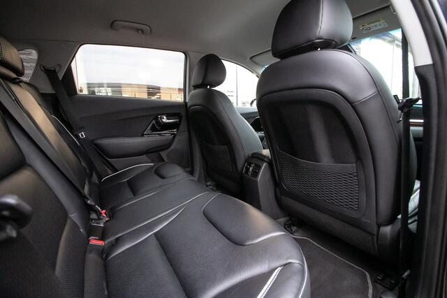 KIA e-Niro ExecutiveLine 64 kWh |SOH 100% | 3 Fase lader | Adapt Cruise | Lederen bekleding |