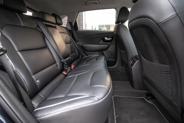 KIA e-Niro ExecutiveLine 64 kWh |SOH 100% | 3 Fase lader | Adapt Cruise | Lederen bekleding |