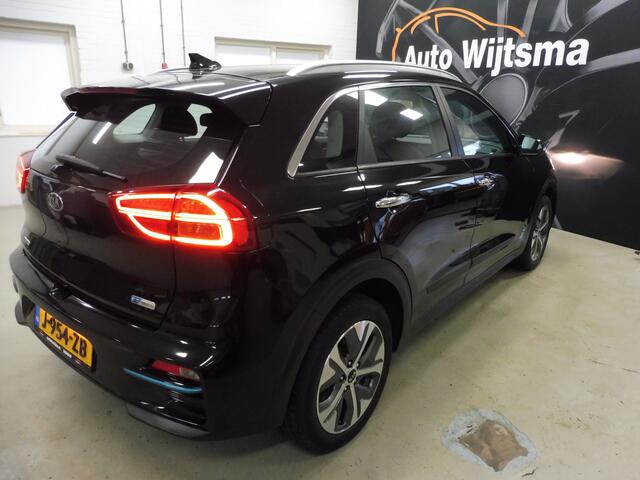 KIA e-Niro DynamicLine 64 kWh 3 fase SOH 100%! Stof/leer | LMV 17" | Stoel-stuur verw. | Camera | Warmtepomp | 1e eig.