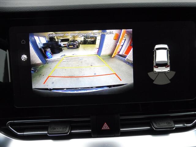 KIA e-Niro DynamicLine 64 kWh 3 fase SOH 100%! Stof/leer | LMV 17" | Stoel-stuur verw. | Camera | Warmtepomp | 1e eig.