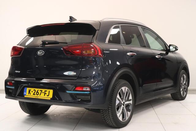 KIA e-Niro ExecutiveLine 64 kWh | Warmtepomp | Leder | SoH 100 % | Stoel & stuurverwarming | Camera | Tot 100 KwH DC laden | ApplCarplay AndroidAuto |