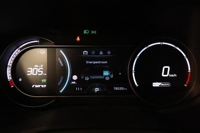 KIA e-Niro ExecutiveLine 64 kWh | Warmtepomp | Leder | SoH 100 % | Stoel & stuurverwarming | Camera | Tot 100 KwH DC laden | ApplCarplay AndroidAuto |