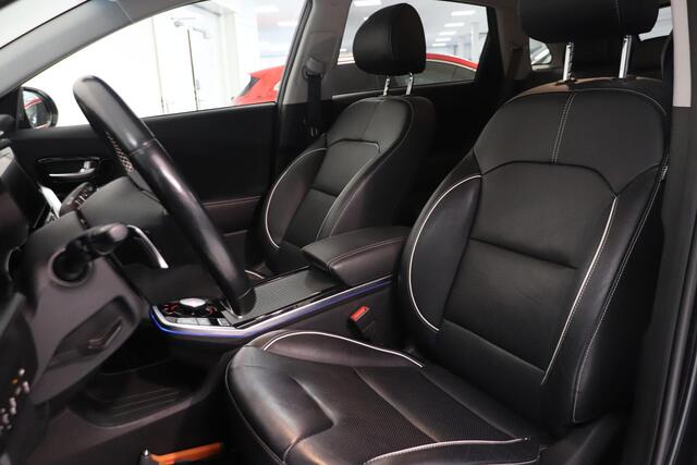 KIA e-Niro ExecutiveLine 64 kWh | Warmtepomp | Leder | SoH 100 % | Stoel & stuurverwarming | Camera | Tot 100 KwH DC laden | ApplCarplay AndroidAuto |