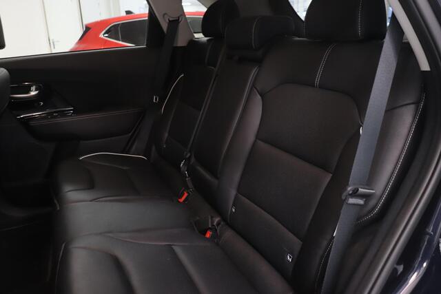 KIA e-Niro ExecutiveLine 64 kWh | Warmtepomp | Leder | SoH 100 % | Stoel & stuurverwarming | Camera | Tot 100 KwH DC laden | ApplCarplay AndroidAuto |