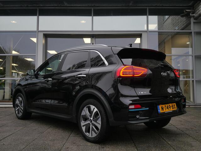KIA e-Niro ExecutiveLine 64 kWh | Cruise | Clima | Camera | Carplay | Navi | Schuif-kanteldak | Stoelverwarming-ventilatie | Keyless |