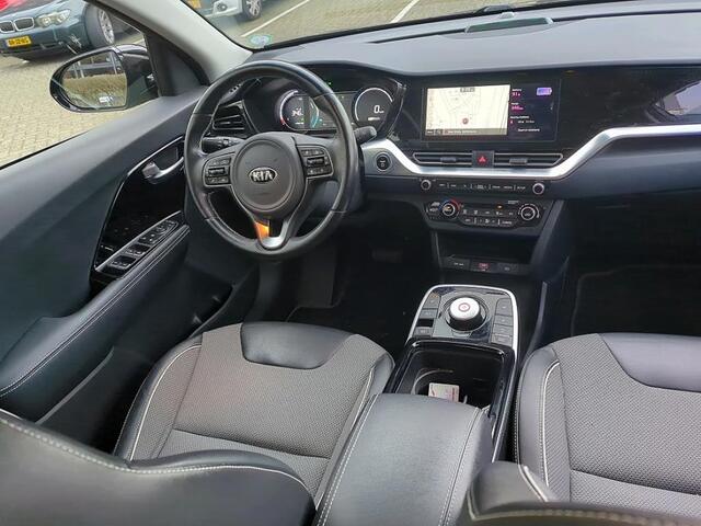 KIA e-Niro DynamicLine 64 kWh 3 fase Leer/stof bekl. | Camera | Warmtepomp | LED | LMV | NL auto | 1e eig.