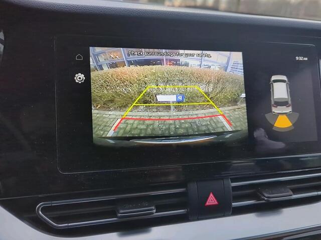 KIA e-Niro DynamicLine 64 kWh 3 fase Leer/stof bekl. | Camera | Warmtepomp | LED | LMV | NL auto | 1e eig.