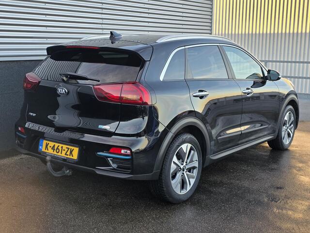 KIA e-Niro ExecutiveLine 64 kWh Trekhaak, Full-option, Nieuw geleverd en dealeronderhouden, Schuif/kanteldak, BTW-auto