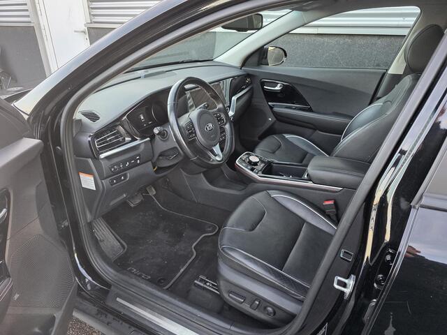 KIA e-Niro ExecutiveLine 64 kWh Trekhaak, Full-option, Nieuw geleverd en dealeronderhouden, Schuif/kanteldak, BTW-auto