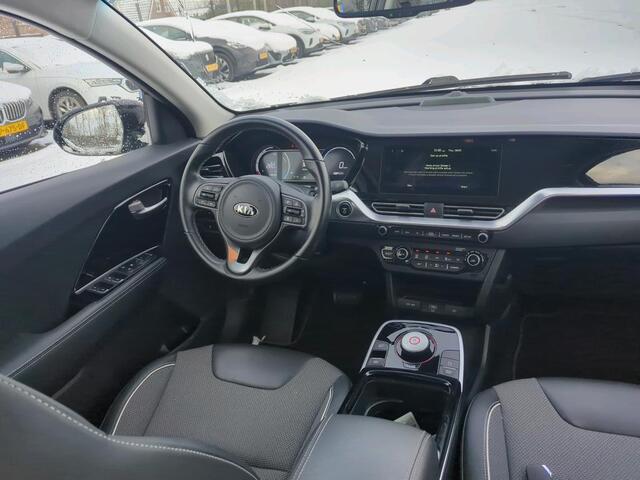 KIA e-Niro DynamicLine 64 kWh 3-Fase Warmtepomp Camera Winterpack