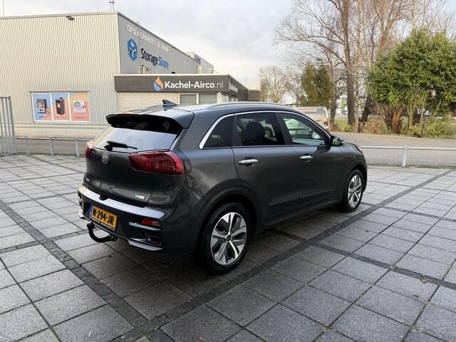 KIA e-Niro Aut. ExecutiveLine 64kWh | Trekhaak | Panorama | Navi | Camera |