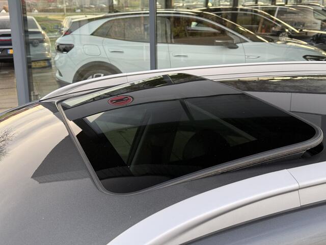 KIA e-Niro Aut. ExecutiveLine 64kWh | Trekhaak | Panorama | Navi | Camera |