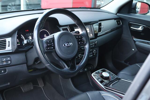 KIA e-Niro ExecutiveLine 64 kWh | Origineel NL | SoH 100% | Trekhaak | Leder | Camera | ACC |