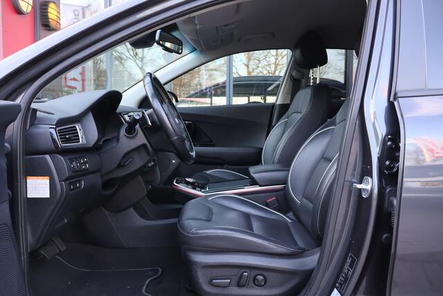 KIA e-Niro ExecutiveLine 64 kWh | Origineel NL | SoH 100% | Trekhaak | Leder | Camera | ACC |