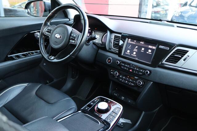 KIA e-Niro ExecutiveLine 64 kWh | Origineel NL | SoH 100% | Trekhaak | Leder | Camera | ACC |