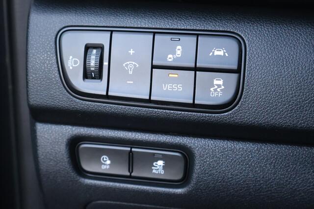 KIA e-Niro ExecutiveLine 64 kWh | Origineel NL | SoH 100% | Trekhaak | Leder | Camera | ACC |