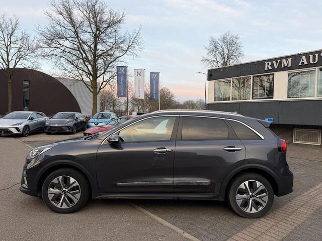 KIA e-Niro DynamicLine 64 kWh SOH 98% | LEER | JBL AUDIO | CAMERA | VERWARMD STUUR & STOEL | DODEHOEKDETECTIE | FULL OPTION | INCLUSIEF 12 MND BOVAG GARANTIE