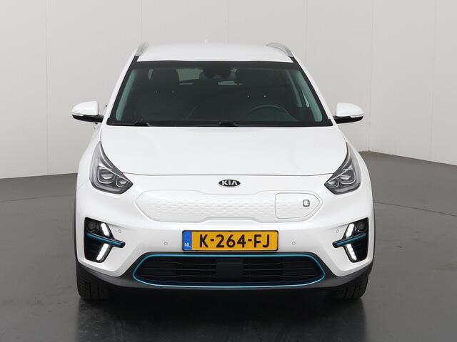 KIA e-Niro ExecutiveLine 64 kWh | Trekhaak | Lederen Bekleding | Dodehoekdetectie | Stoel/Stuurwielverwarming | Stoelventilatie | Elektrisch bedienbare bestuurdersstoel met geheugenfunctie |