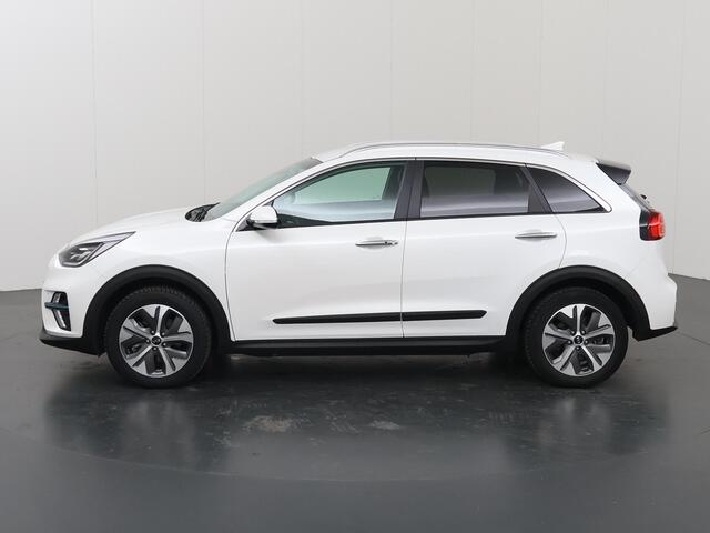 KIA e-Niro ExecutiveLine 64 kWh | Trekhaak | Lederen Bekleding | Dodehoekdetectie | Stoel/Stuurwielverwarming | Stoelventilatie | Elektrisch bedienbare bestuurdersstoel met geheugenfunctie |