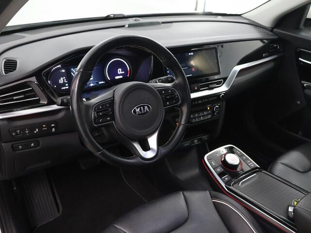 KIA e-Niro ExecutiveLine 64 kWh | Trekhaak | Lederen Bekleding | Dodehoekdetectie | Stoel/Stuurwielverwarming | Stoelventilatie | Elektrisch bedienbare bestuurdersstoel met geheugenfunctie |