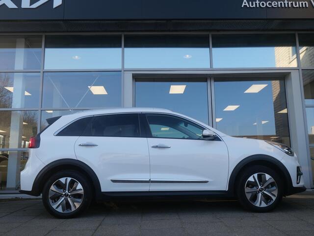 KIA e-Niro DynamicPlusLine 64 kWh | SOH 95,5% | 3Fase | JBL Audio | Stoel geheugen | Cruise | Clima | Camera | Carplay | Navi | Stoel-stuurverwarming |