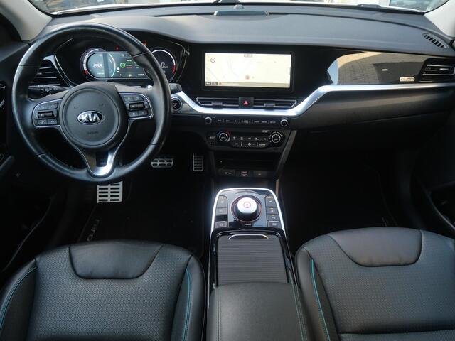 KIA e-Niro DynamicPlusLine 64 kWh | SOH 95,5% | 3Fase | JBL Audio | Stoel geheugen | Cruise | Clima | Camera | Carplay | Navi | Stoel-stuurverwarming |