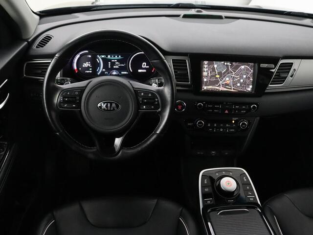 KIA e-Niro ExecutiveLine 64 kWh | Leder | Stoelventilatie | Adaptive cruise | Camera | Warmtepomp | Trekhaak | Achterbankverwarming | Carplay | Full LED | Keyless | Navigatie | JBL Sound