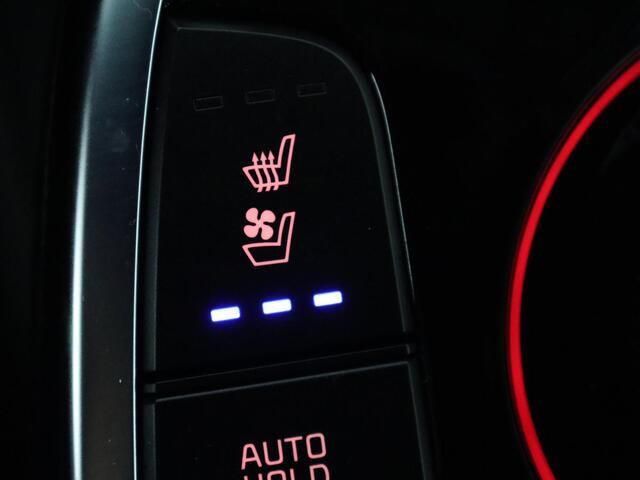 KIA e-Niro ExecutiveLine 64 kWh | Leder | Stoelventilatie | Adaptive cruise | Camera | Warmtepomp | Trekhaak | Achterbankverwarming | Carplay | Full LED | Keyless | Navigatie | JBL Sound