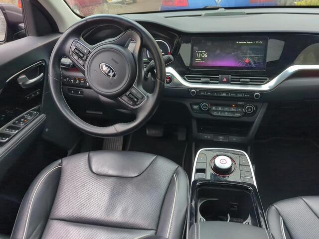 KIA e-Niro ExecutiveLine 64 kWh NL-AUTO | LEDER | PANODAK | 3 FASE