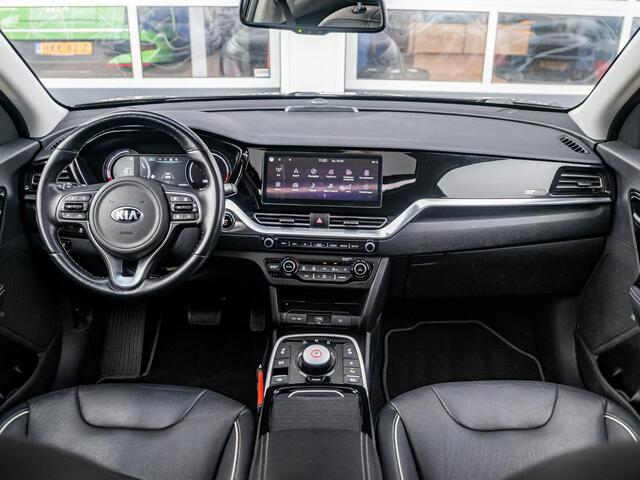 KIA e-Niro ExecutiveLine 64 kWh l Lederen bekleding l Stoel Stuurwielverwarming l JBL premium sound systeem l Schuifkantel dak l SOH 95,8 l