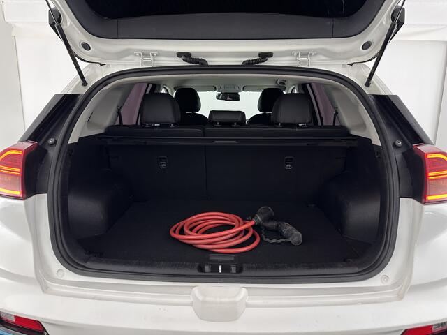 KIA e-Niro DynamicLine 64 kWh [ 3-Fase ] {SOH-100%} (INCL-BTW) Aut.*LEATHER-FABRIC | NAVI-FULLMAP | DAB+ | ADAPTIVE-CRUISE | CAMERA | HEATED-COMFORTSEATS | KEYLESS | DIGI-COCKPIT | SHIFT-PADDLES | CARPLAY | LANE-ASSIST | ...