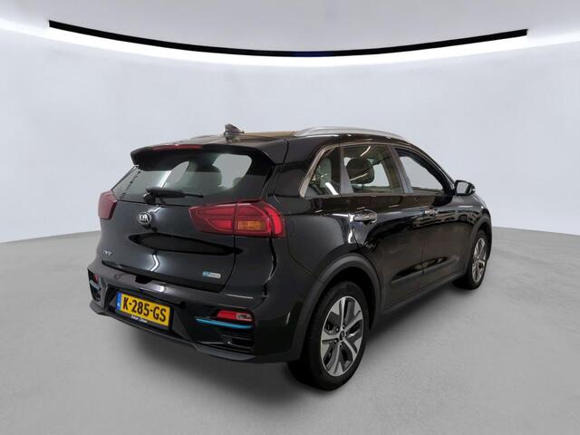 KIA e-Niro DynamicLine 64 kWh Warmtepomp | 3 fase Camera | Stof/leer | LMV 17"| LED | AppleCarplay | 1e eig | NL auto!